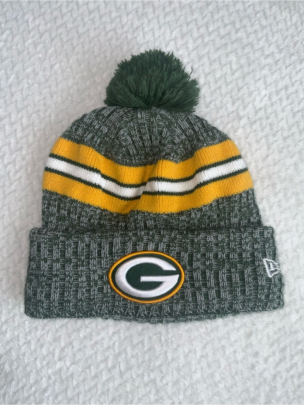 New Era Green Bay Packers Pom Embroidered Beanie